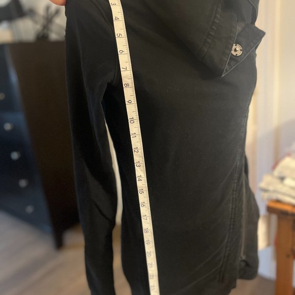 Lululemon Women Method Wrap Jacket Snap Collar Thumb Hole Long Sleeves Black - Picture 7 of 8